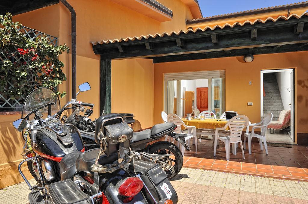 Aparthotel Arbatax Le Terrazze Sul Mare Exterior foto